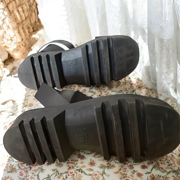 ZARA Leather women size US 8 | UK 39 Platform chunky Sandals Y2K 90s look - Picture 10 of 13
